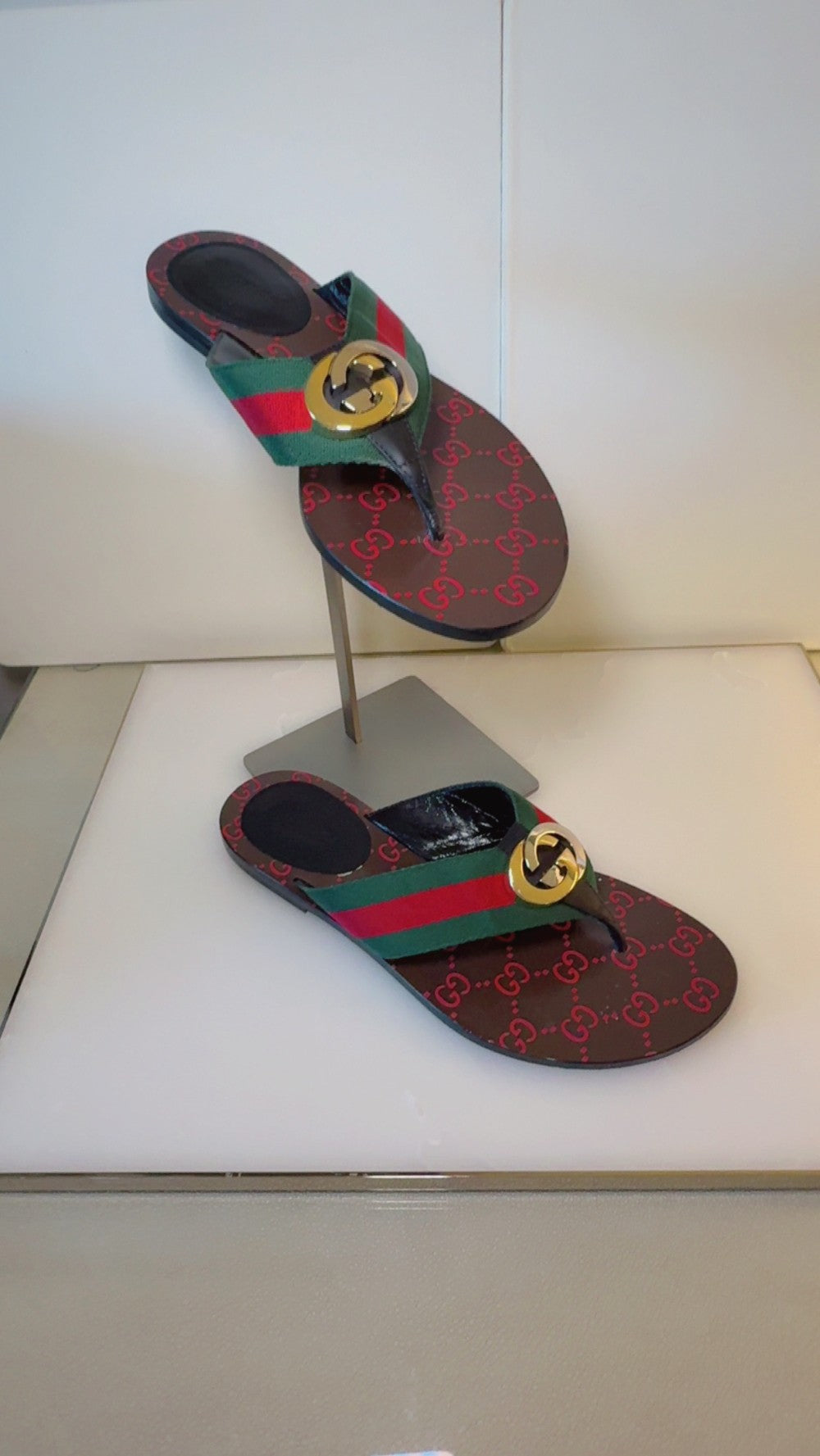 GUCCI THONG SANDALS SIZE37 1/2|76