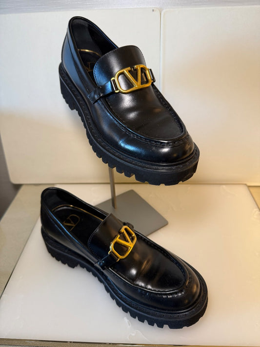 VALENTINO LOAFERS SIZE 37 1/2|69