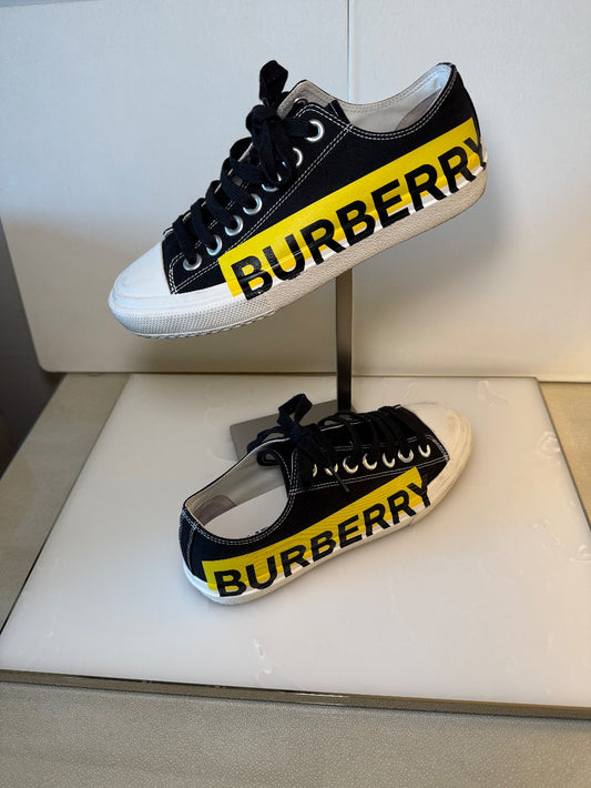 BURBERRY LOW-TOP SNEAKERS SIZE 37 1/2|73